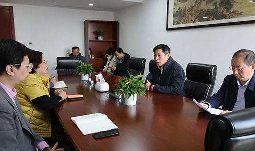 杨浦区委副书记、区长周海鹰走访调研区财政局