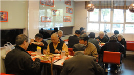 [政府实事项目]新设41个社区老年人助餐点，解决老年人就餐难题