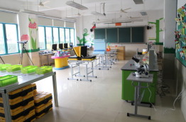 [政府实事项目]推进义务教育均衡发展 完善郊区小学实验设备环境建设